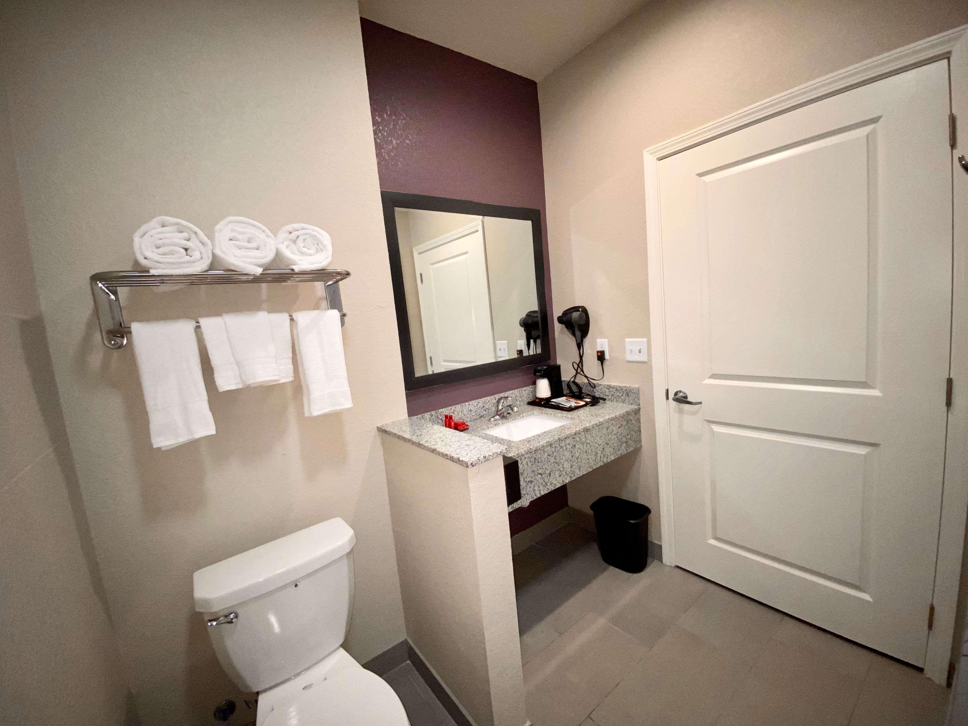 Surestay Plus Hotel By Best Western Ada Exteriér fotografie