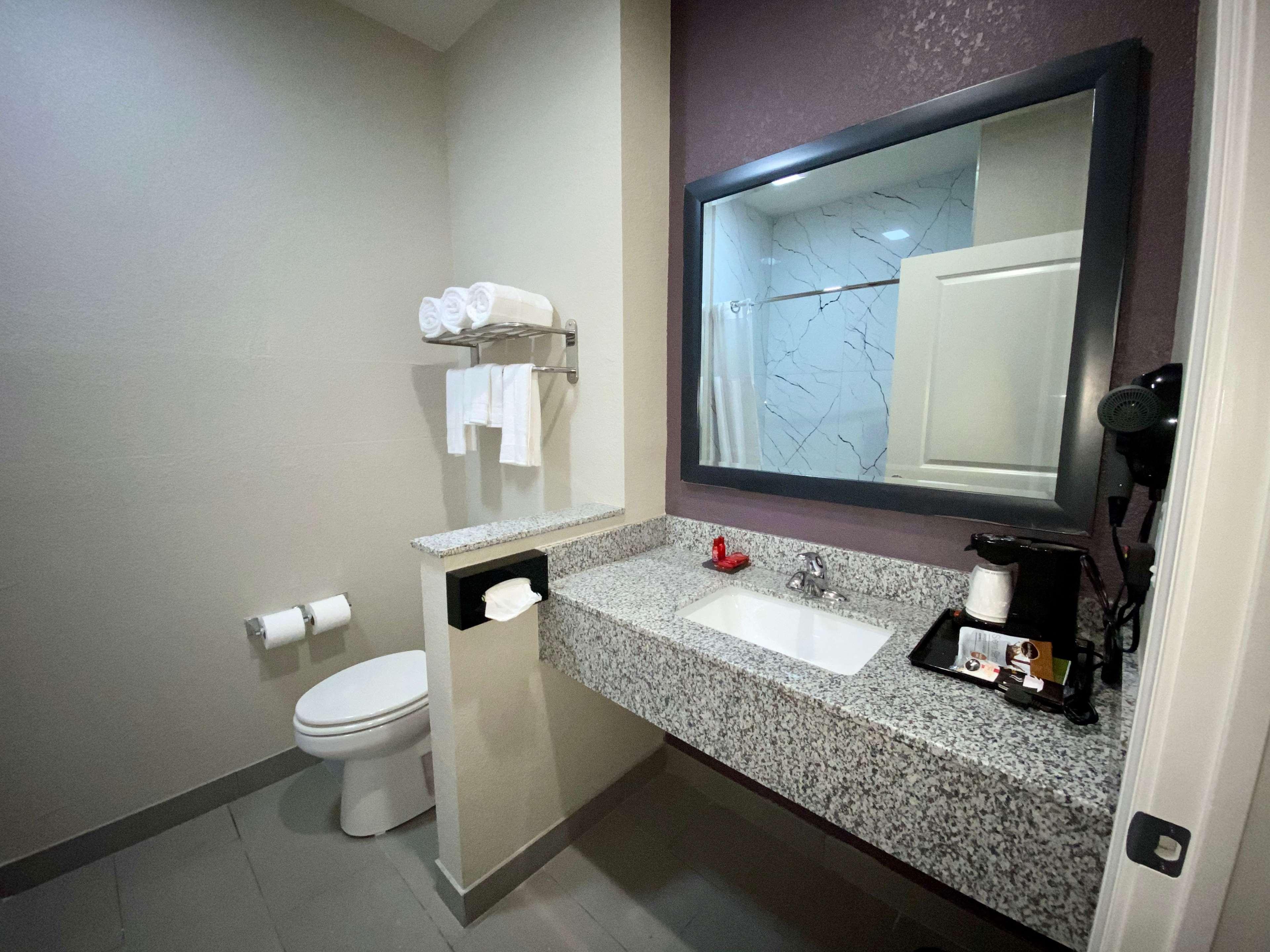 Surestay Plus Hotel By Best Western Ada Exteriér fotografie