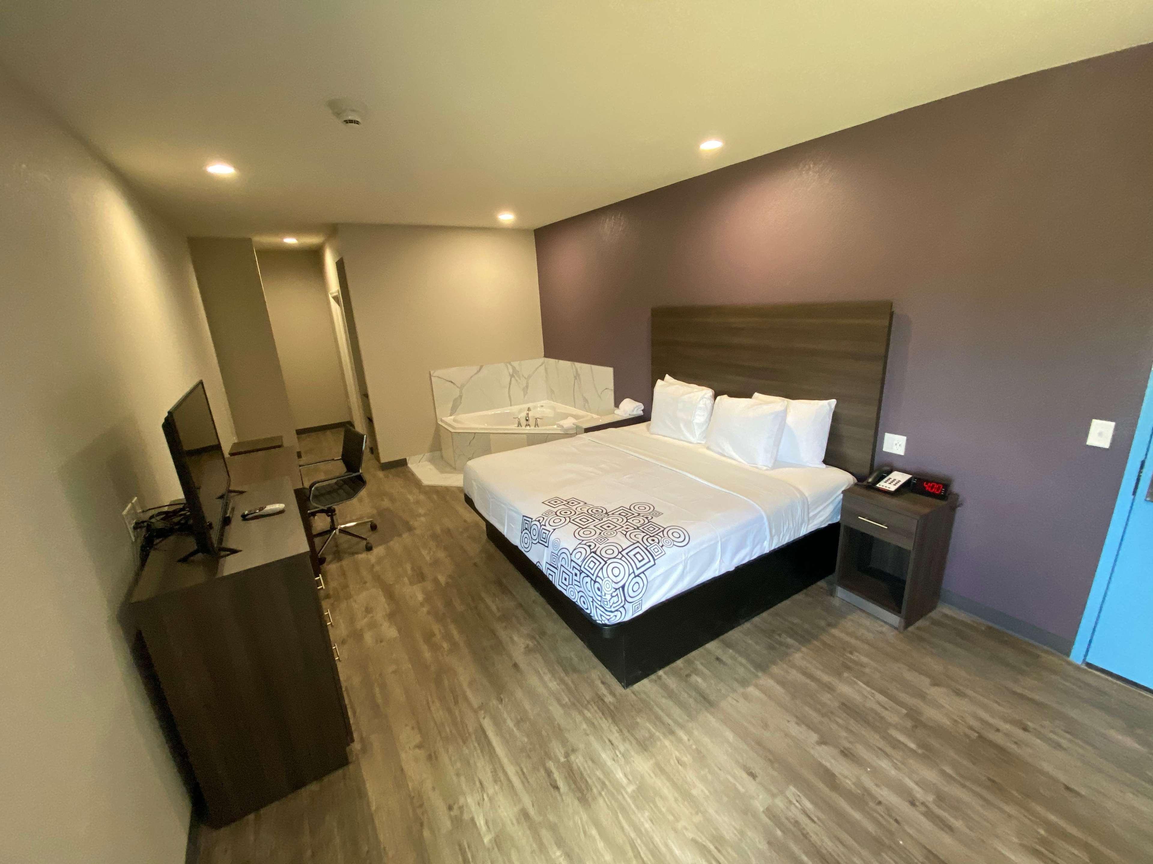 Surestay Plus Hotel By Best Western Ada Exteriér fotografie